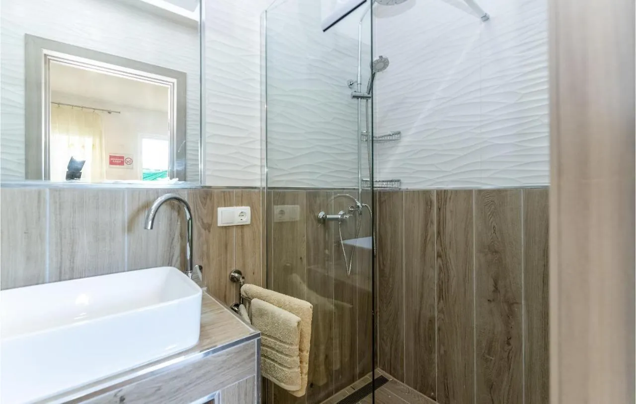 Amazing Apartment In Karin Gornji With Kitchen Gornji Karin